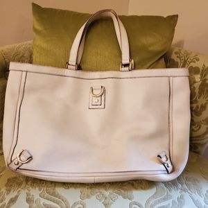 Authentic Gucci Abbey D Ring Tote in Ivory Leather